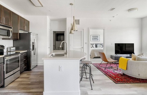 Gateway Apartment | Fab Arboretum 1BR w/ Pool, Gym & Lounge, nr Restaurants, by Blueground