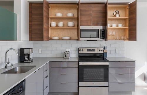 Southwest Berkeley Apartment | Fab Berkeley 1BR w/Rooftop & Gym, nr Coffee & Shops, by Blueground