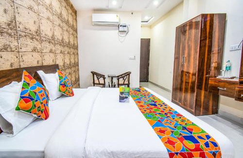 Lucknow Hotel | FabExpress Elysian Grand - 3 kms from Chaudhary Charan Singh International Airport Lucknow