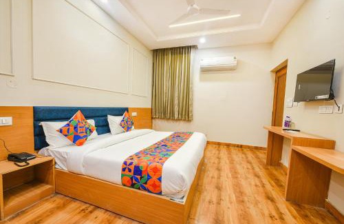 Amritsar Hotel | FabHotel Alpine Tree
