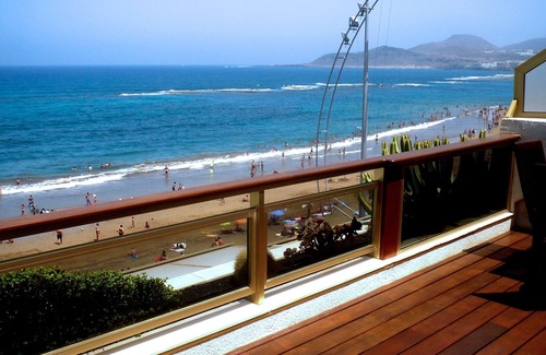 Las Palmas de Gran Canaria Apartment | Fabulous first Beachfront. Two bedrooms. Wifi 24 h and many other extras