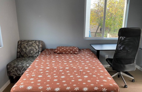 Roosevelt House | Fabulous 1b1b with AC in Redwood City