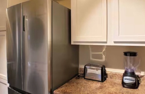 Keeling Condo | Fabulous 2-bedroom Tucson condo with cook-ready kitchen & AC, 5 min. from UofA.