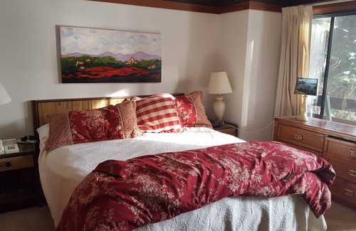 Tahoe Sierra Estates Condo | Fabulous 4 Bedroom Tavern Shores with Lakefront Views