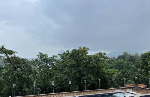 Sakri Villa | Fabulous 4-bedroom villa with PRIVATE POOL Dhamandhar, Pawna