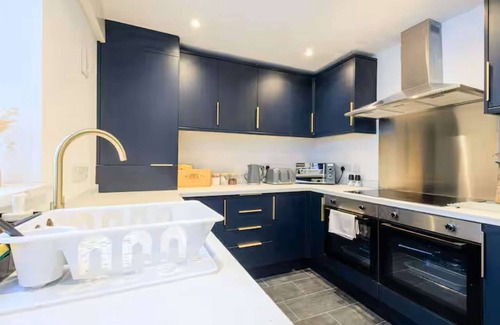 Hartlepool House | Fabulous 6 bedroomed, all en-suite accommodation