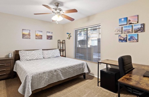 Deer Valley House | Fabulous and Clean Townhouse 15 min from State Farm Stadium Restaurants Close By
