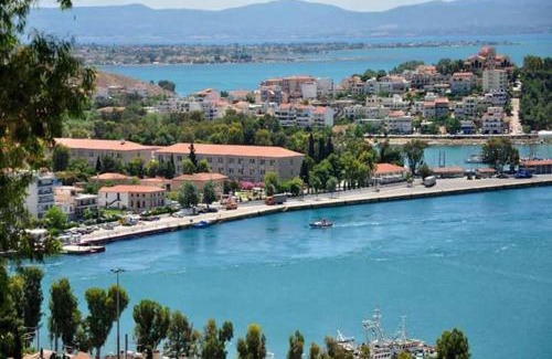Chalcis Apartment | Fabulous central apartment close to the sea!