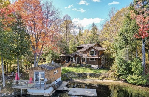 North Kawartha Cottage | Fabulous Chandos Lake Getaway- Family-Friendly, Pet-Friendly, Game Rm, 2 Docks!