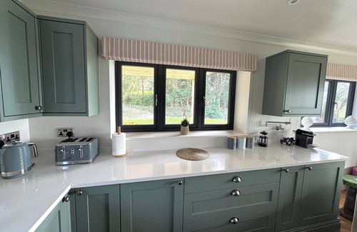 Broad Hinton House | Fabulous Countryside Modern Retreat with Stunning Views and Log Burners