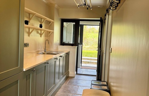 Broad Hinton House | Fabulous Countryside Modern Retreat with Stunning Views and Log Burners