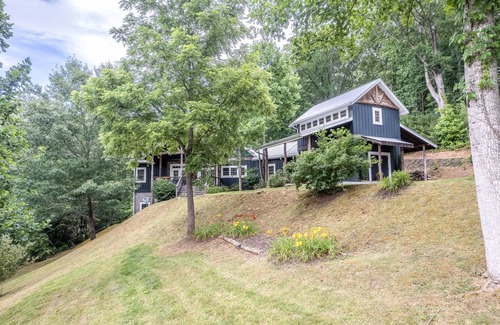 Asheville Apartment | Fabulous escape with firepit, stylish interior & central AC - near hiking