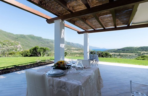 Alghero Villa | Fabulous exclusive villa with sea view close to the beach