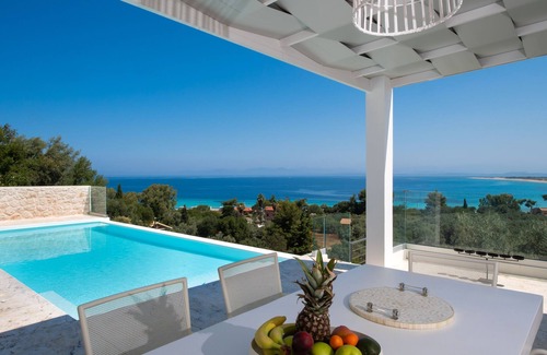 Agios Ioannis Villa | Fabulous modern villa w/private pool and stunning seaviews, next to the beach