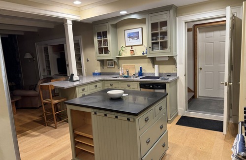 West Dover House | Fabulous Mountain Top Retreat - 10 minutes from mount snow!