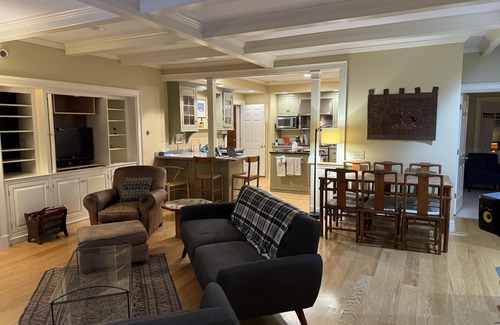 West Dover House | Fabulous Mountain Top Retreat - 10 minutes from mount snow!