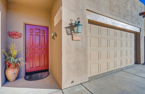 Green Valley House | Fabulous Mountain View Townhome in Santa Rita Springs Green Valley