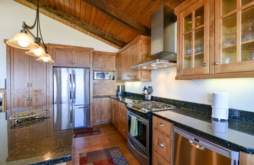 Cayucos House | Fabulous Oceanfront Cayucos Getaway, Steps to the Beach All the Comforts of Home
