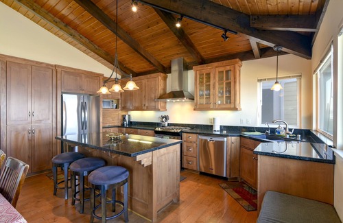 Cayucos House | Fabulous Oceanfront Cayucos Getaway, Steps to the Beach All the Comforts of Home