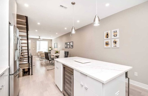 Point Breeze House | Fabulous Open Concept 4Bedroom w/RoofDeck! Sleep10
