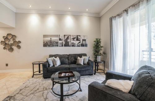 Las Vegas Apartment | Fabulous Penthouse Apartment LAS VEGAS Strip view with resort amenities! 5 min walk to main attractions! ONLY LONG TERM RENTALS min 30 nights!