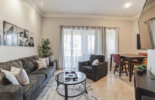 Las Vegas Apartment | Fabulous Penthouse Apartment LAS VEGAS Strip view with resort amenities! 5 min walk to main attractions! ONLY LONG TERM RENTALS min 30 nights!