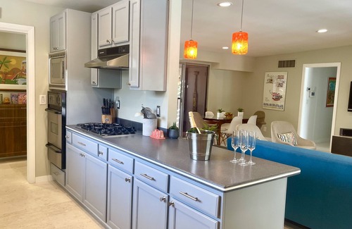 Palm Springs House | FABULOUS PRIVATE MID-CENTURY FOUR BEDROOM RESORT STYLE POOL HOME IN CENTRAL PS