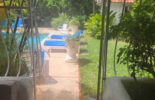 Gibbs Bay Condo | Fabulous, spacious condo with pool, 5 mins from Mullins Beach.