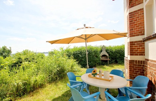 Altefaehr House | Fabulous villa in an idyllic location with sea views - Villa Hermine