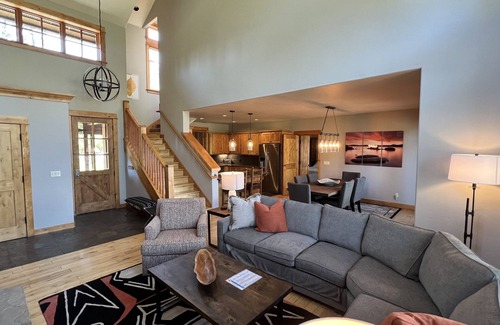 Truckee House | Fabulous Winter/Summer Resort Townhome in Tahoe