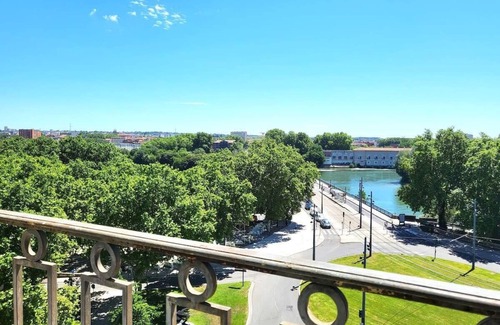 Fer a Cheval Apartment | Fac 6 · Vue Garonne - Tram- Parking