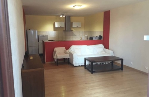 Roanne Apartment | FACE A LA LOIRE (APT N°02)