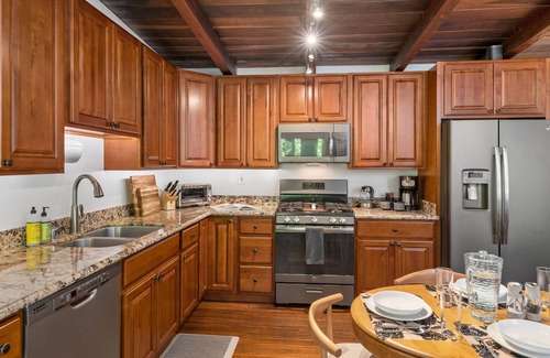 Hacienda Cabin | Faeya Grove - Charming Family Getaway! Remodeled, short drive to Russian River.