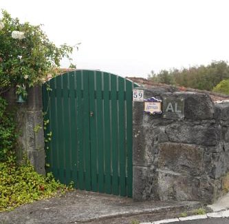 Capelo House | Faial Adega Lemos