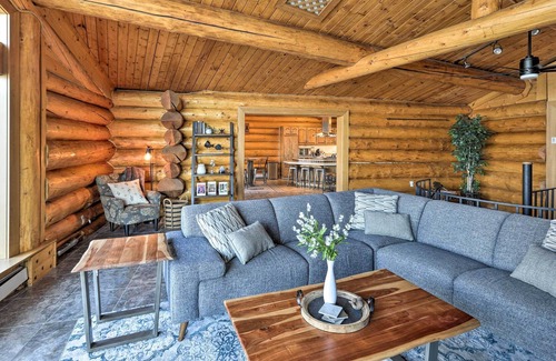 Fairbanks Cabin | Fairbanks Log Cabin w/ Waterfront Deck & Views!