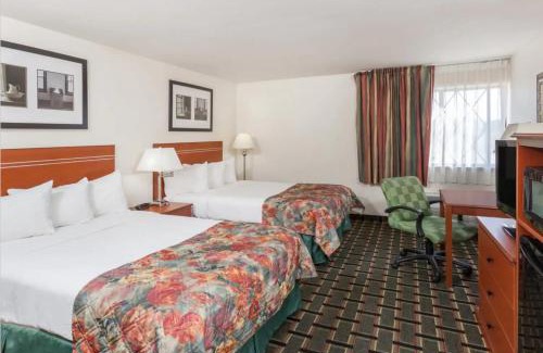 Decatur Hotel | Fairbridge Inn Express Decatur Forsyth IL