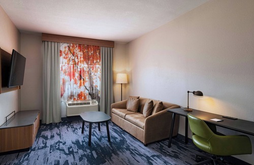 Ahwatukee Foothills Hotel | Fairfield by Marriott Inn & Suites Phoenix West Chandler