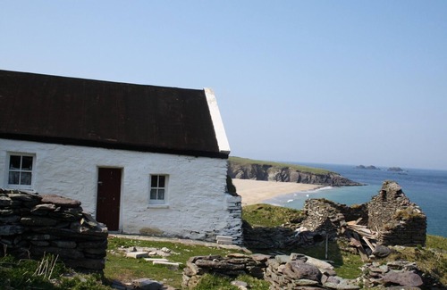 Dingle House | Fairfield Holiday Home (No.13)