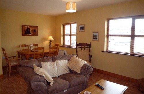 Dingle House | Fairfield Holiday Home (No.13)