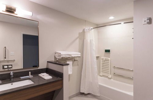 Northfield Hotel | Fairfield Inn and Suites by Marriott Northfield