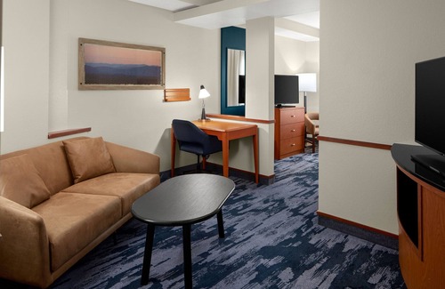 Bedford Hotel | Fairfield Inn & Suites by Marriott Bedford