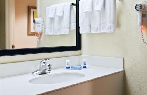Arrowood Hotel | Fairfield Inn & Suites Charlotte Arrowood