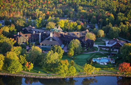 Papineau Regional County Municipality Hotel | Fairmont le Chateau Montebello