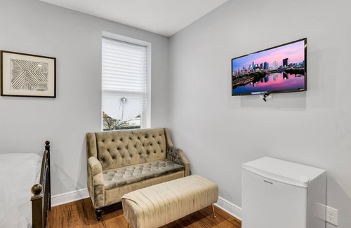 North Philadelphia West Apartment | Fairmount Oasis W Oxford St 2BR Haven