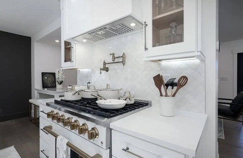 Drayton House | Fairview Luxury Oasis