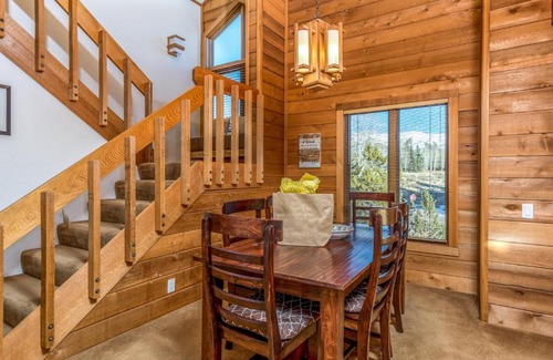 Elkhorn Village Hotel | Fairway 9 4310
