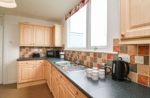 Burgh Island Cottage | FAIRWAY LODGE, country holiday cottage in Bigbury-On-Sea