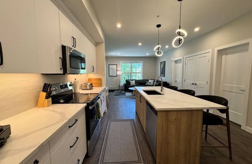 Golden Condo | Fairway to Heaven - DT Condo
