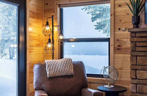 Paradise Cabin | Fall Colors & Cozy Nights on Lake Superior