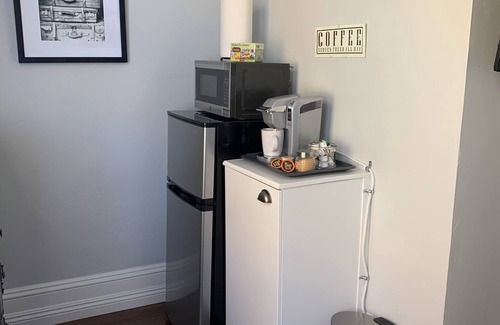 Midtown House | Fall Discount~Beautiful All-Inclusive Extended Stay Studio-Travel Professionals